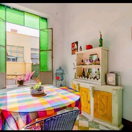 1 Guadalajara Corazon Del Centro Historico Hospedate En Una Casa Antigua En Una Habitacion Sencilla Con Areas Comunes Y Banos Compartidas Экстерьер фото